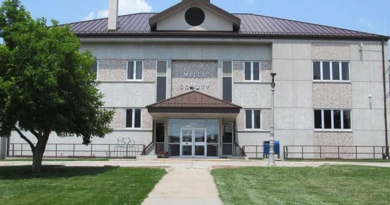 Mills County board backs Kane Avenue design agreement, patrol vehicle purchase order