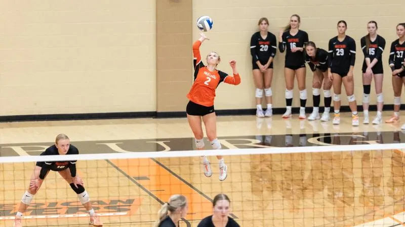 Wartburg Volleyball Drops Pair of Matches to IWU, Aurora
