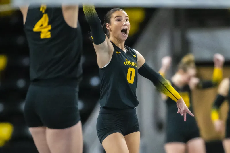 Q&A | Iowa volleyball's Allison Berent talks professional sports, movies, and Iowa City