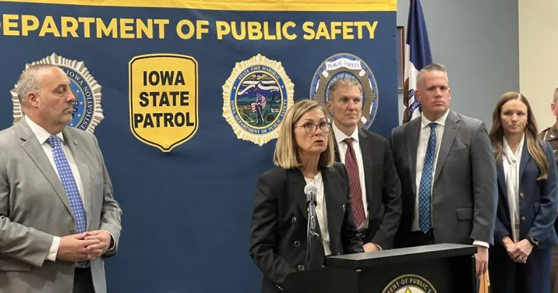 Gov. Reynolds warns Iowans about effects of kratom, calls for total ban