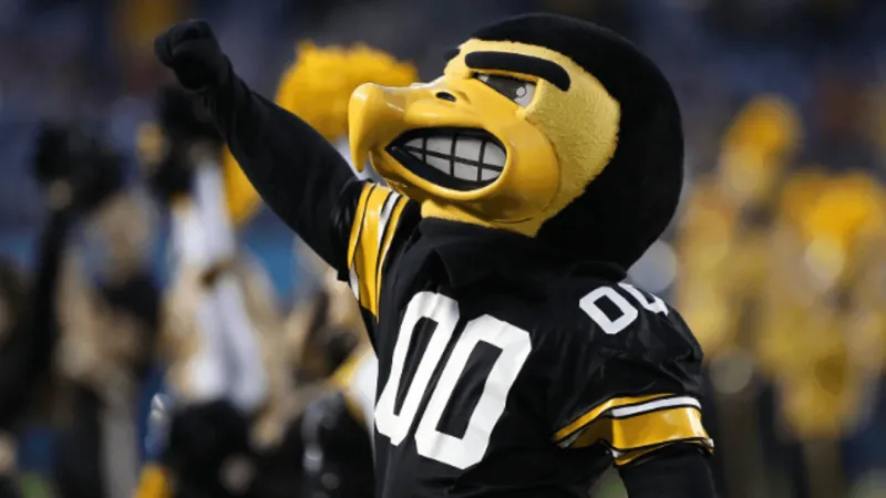 Iowa adjusts weekend athletics schedules because of heat forecast