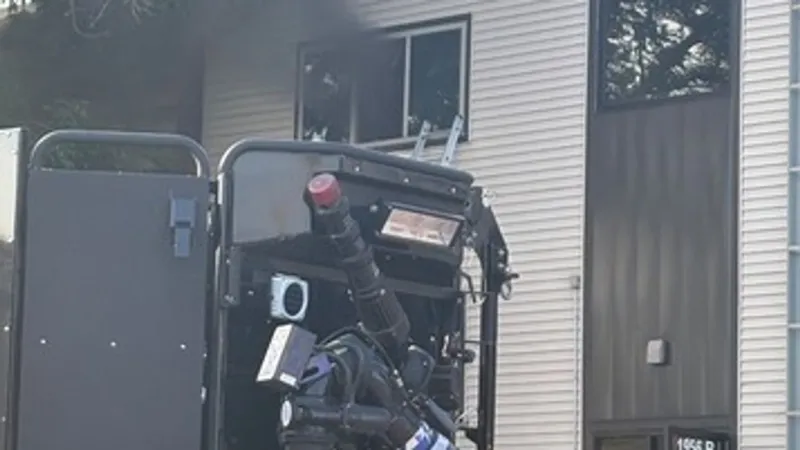 Seven displaced after Iowa City apartment fire