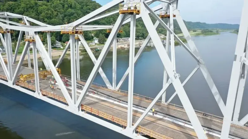 Lansing Mississippi River bridge expected to open months ahead of schedule