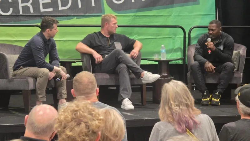 WATCH LIVE: Legends of the Iowa Defense