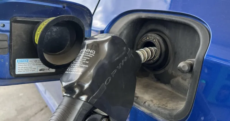 Prices at pump continue fluctuating ahead of Labor Day weekend