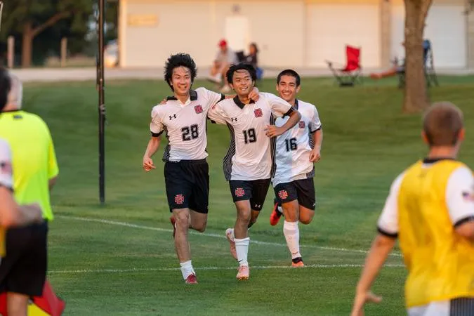 Pioneers open the floodgates for 5 goals in 2nd half of victory over Hamline