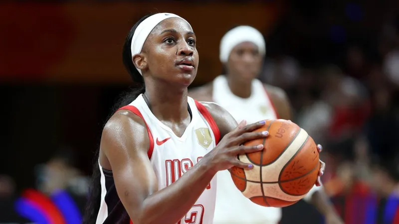 Jackie Young leads a gritty US escape in a tight 55-52 women's World Cup win over Italy