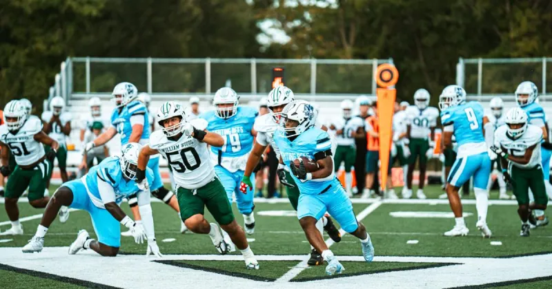 Not pretty, but Fighting Bees move to 2-0 to open football season