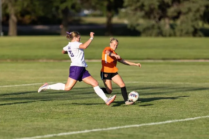 Knights Fall to Illinois Wesleyan in Road Matchup
