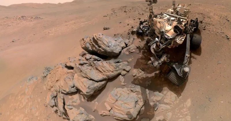 NASA's newest Mars images offer striking clues to Earth's neighbor