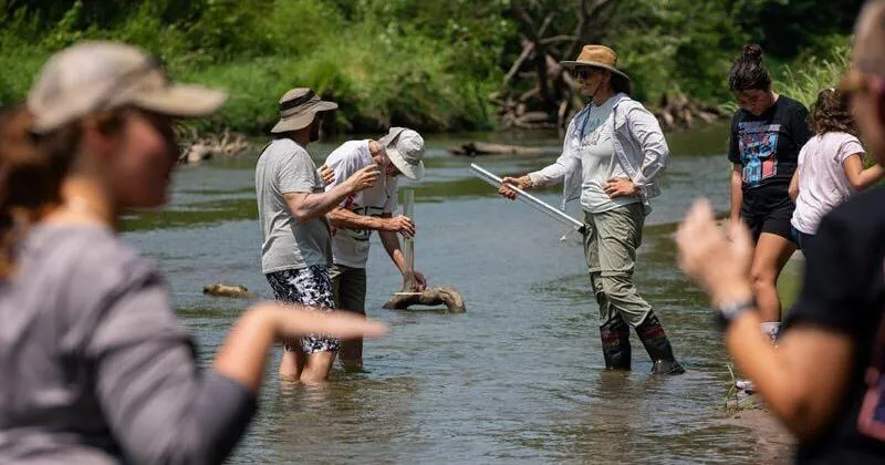 With funding cut, Iowa volunteers step in to carry on water monitoring