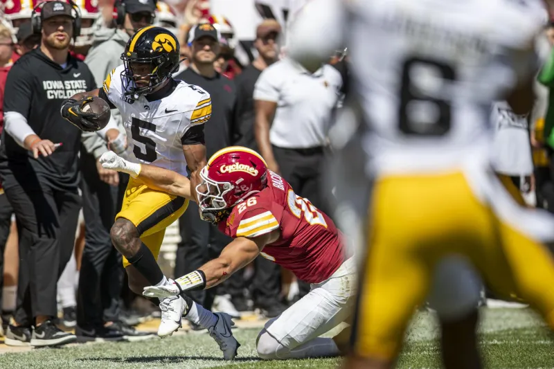 Point/Counterpoint | What was the greatest Cy-hawk football game of all time?