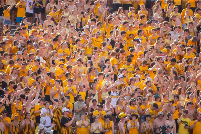 UI students speculate on prizes in Hawkeye Athletics reward program