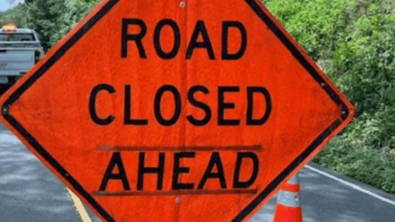 Portion of Robins Road closed in Hiawatha due to downed power lines