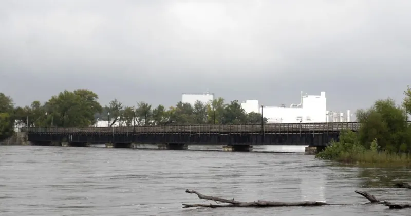 Waverly's Rail Trail Bridge closed Friday for bridge staining
