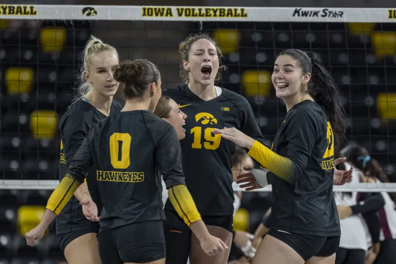 Iowa volleyball's Rosa Vesty shines in 3-1 victory over Southern Illinois