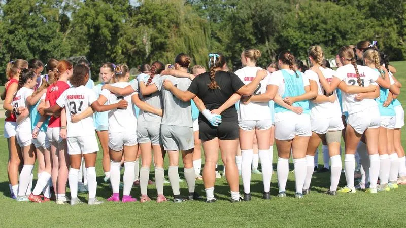 Grinnell women's soccer team puts up strong front against UW-Whitewater