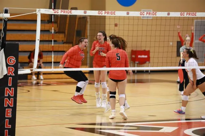Pioneer volleyball team cruises past 2 opponents at MSOE Raider Invite