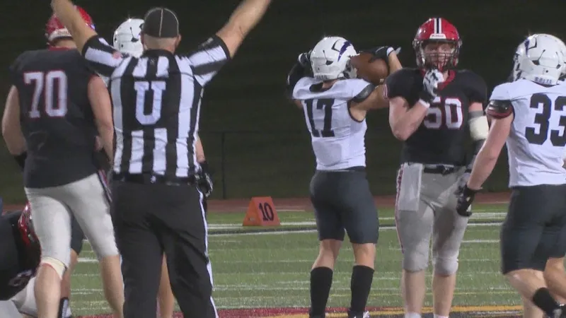 EIOT: No. 7 Liberty improves to 2-1 with 27-14 over Linn-Mar