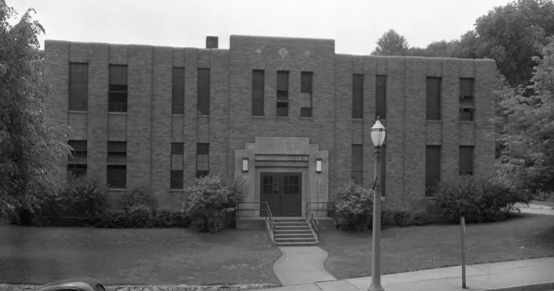 Memories of Muscatine: The municipal sub-station and service building at 2nd and Pine