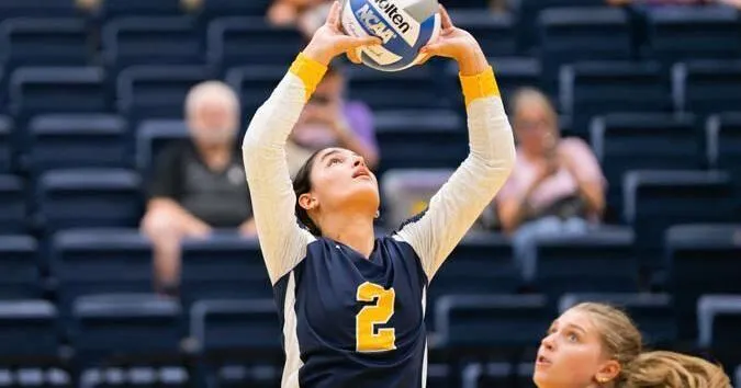 Women's volleyball falls to UW-Stevens Point in sweep