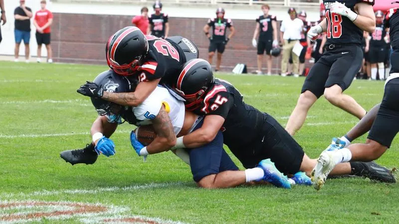 Grinnell football team drops road game at Concordia of Chicago