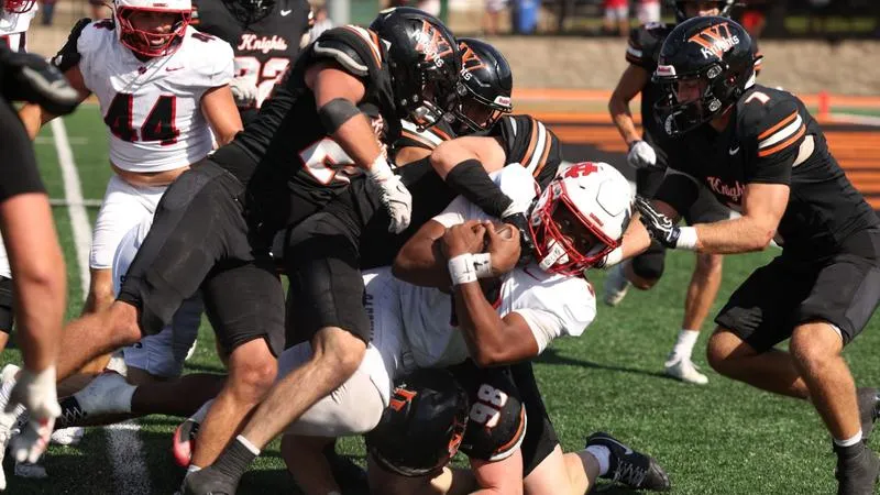 Top-Ranked Cardinals Sneak By No. 9/10 Knights in Home-Opener