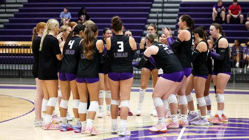 Duhawks Outlast Marian in Five-Set Thriller