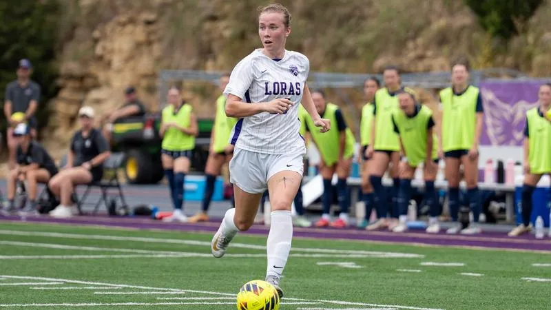 Duhawks Hold Off Viterbo, 2-1, to Remain Unbeaten