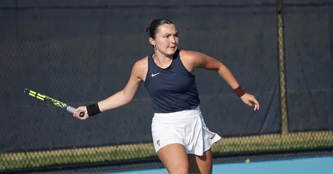 Women's tennis dominates Millikin in 7-0 road win