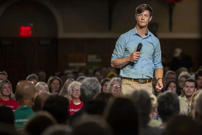 'Right wing, left wing, same bird:' Rob Sand pitches bipartisanship