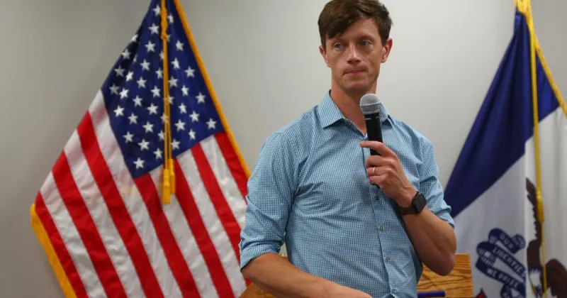 Sand pitches nonpartisan politics platform at Waterloo Rotary meeting