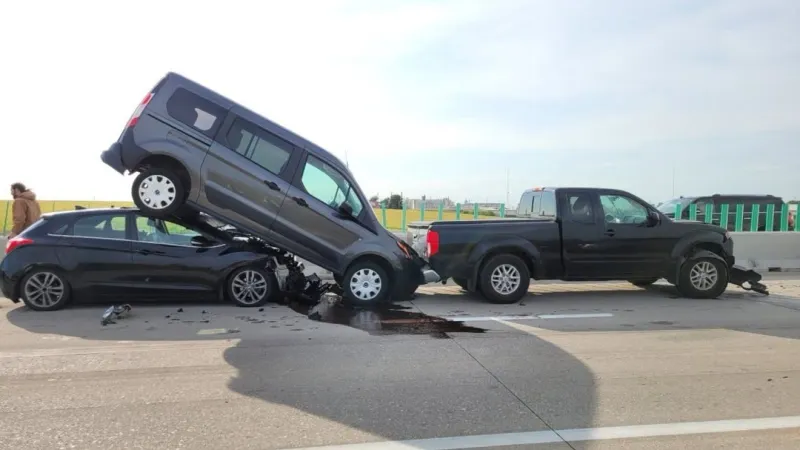 Cedar Rapids police urge caution after nine vehicles involved in I-380 crashes