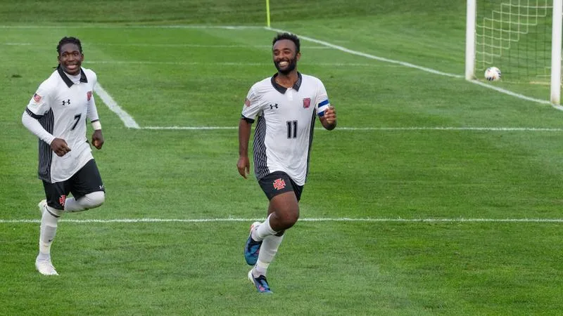 Grinnell men's soccer team spreads the wealth in 4-1 victory over Central