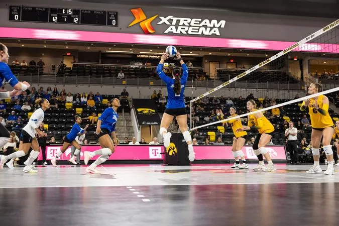 Bulldogs Swept by Hawkeyes in In-State Showdown