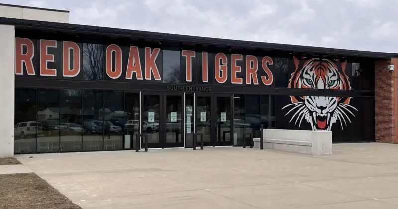 Red Oak board shifts athletic officials' pay to general fund