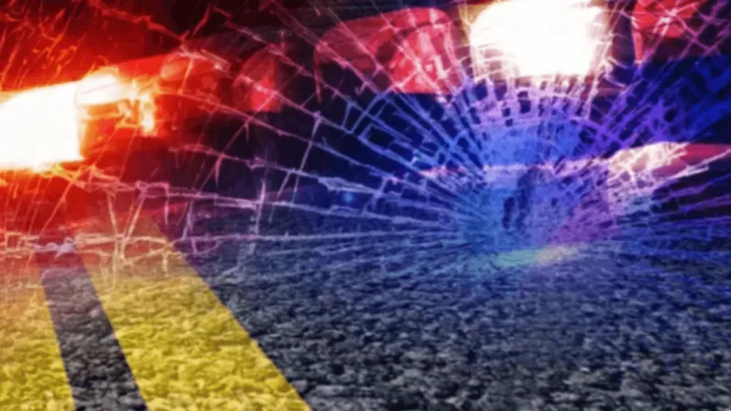 One person dead after crashing car into a tree in Cascade
