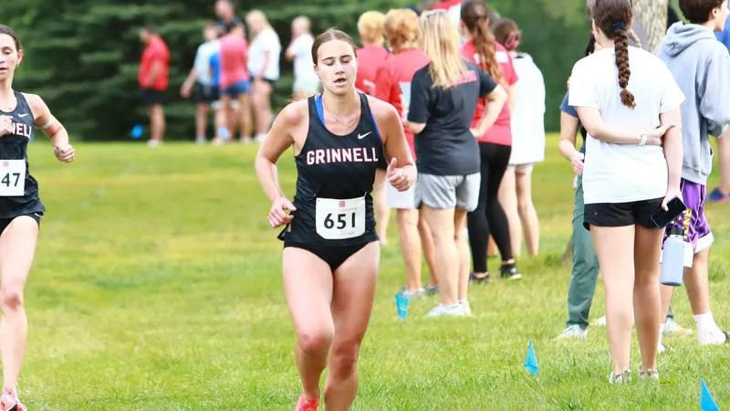 Pioneer women's cross country team races to strong performance at Bradley