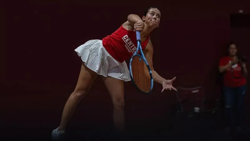 Central women fall against Coe in tennis