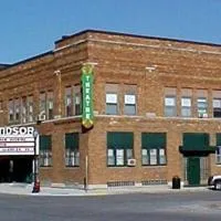 Historic theater in Hampton to close temporarily for ceiling replacement