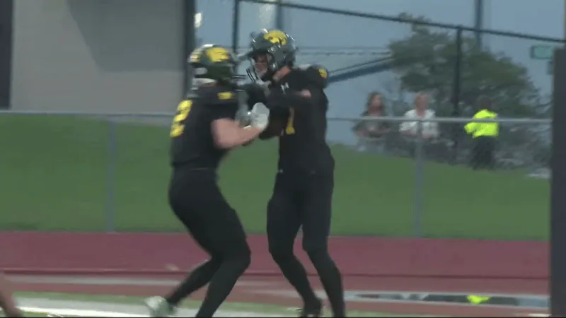 EIOT: Kennedy scores late to beat Linn-Mar 21-17