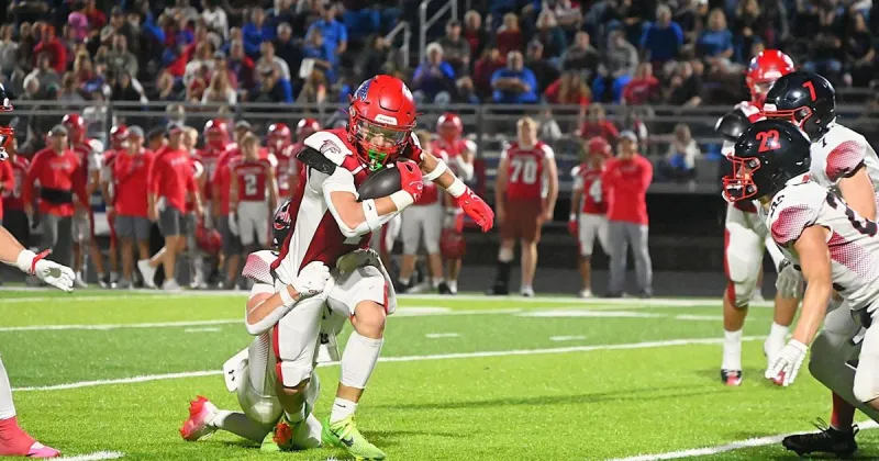 High school football: West Sioux dominates Akron-Westfield behind Lopez's 5 TDs