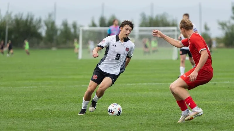 Grinnell shuts down Monmouth to improve to 6-0 on the season