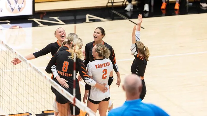 Volleyball Secures Fifth-Straight Sweep With Win Over Edgewood