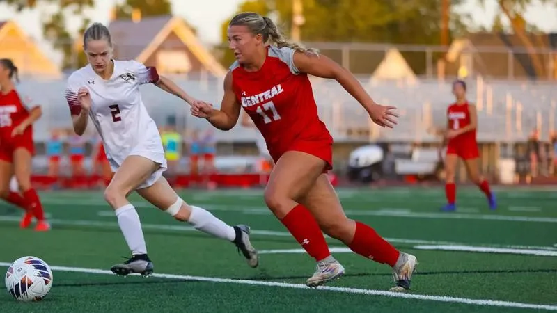Dutch defend home turf in women's soccer win