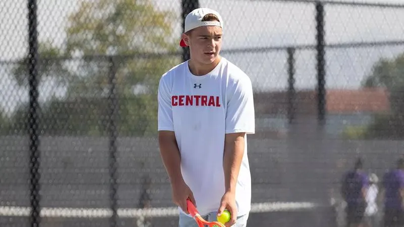 Morningside defeats Central men's tennis team