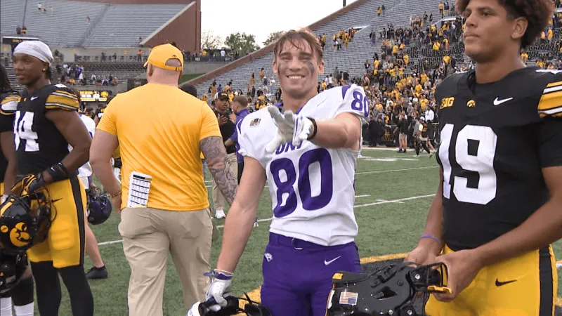 Sutton Koller honors roommate Parker Sutherland by playing in first ever game