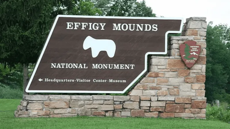 Guided prairie hike planned at Effigy Mounds National Monument