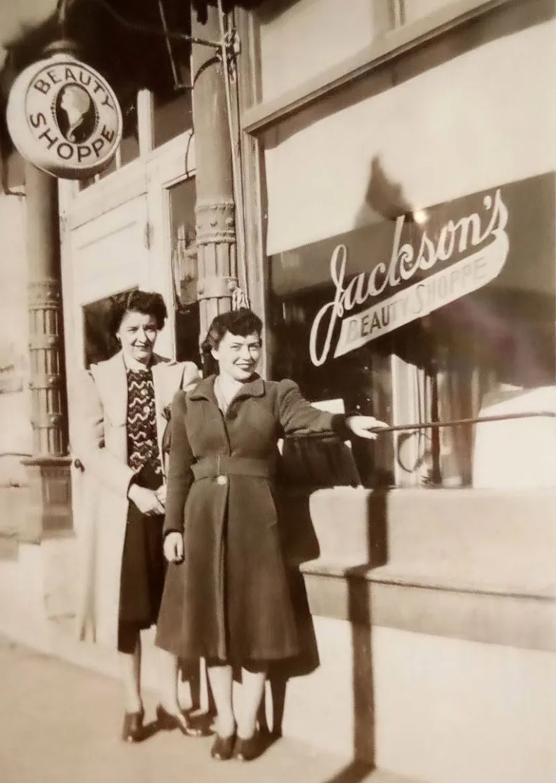 Snapshots of History by Mike Avitt