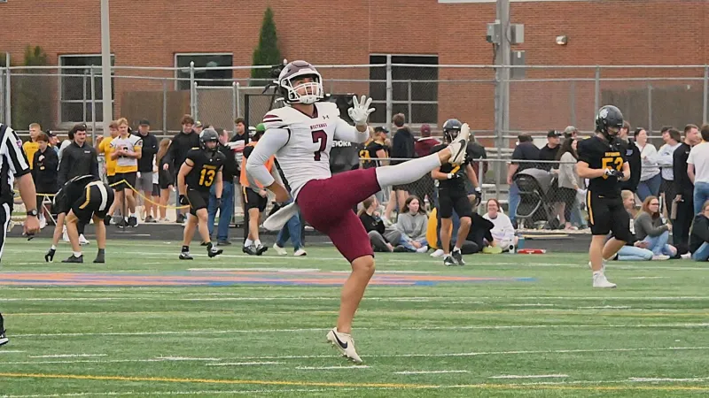 'Do good to feel good': Morningside's Paulson, NWC's Bennett named to AFCA Good Works Team